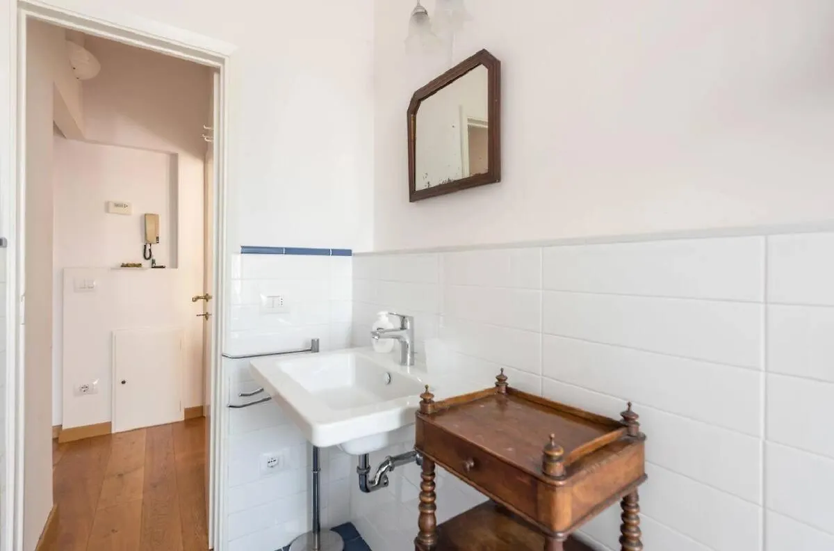Airy One Bedroom With Terrace Near Palazzo Pitti Florence