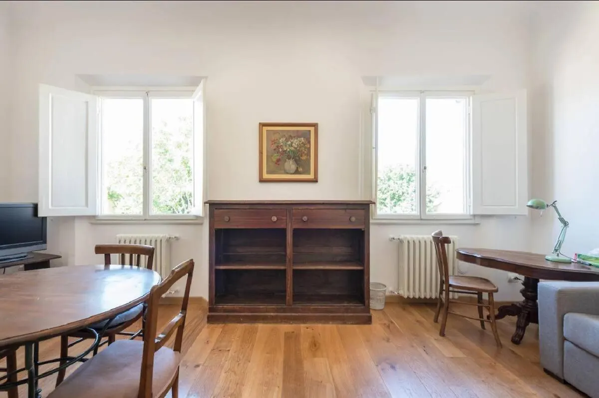 Airy One Bedroom With Terrace Near Palazzo Pitti Florence