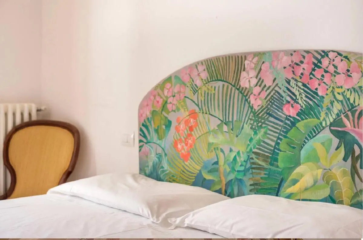 Apartment Airy One Bedroom With Terrace Near Palazzo Pitti Florence