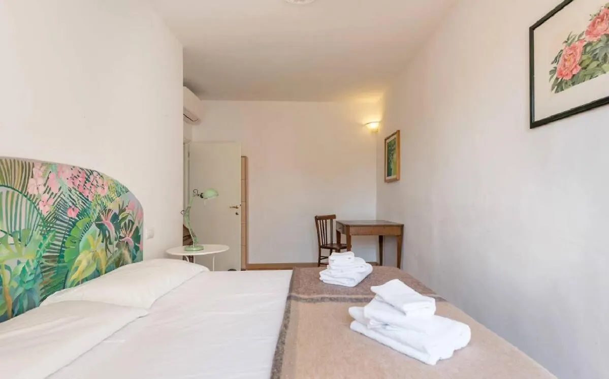 Apartment Airy One Bedroom With Terrace Near Palazzo Pitti Florence Italy