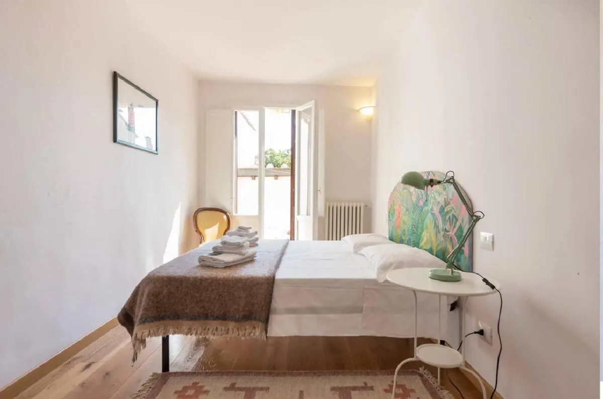 Airy One Bedroom With Terrace Near Palazzo Pitti Florence Apartment