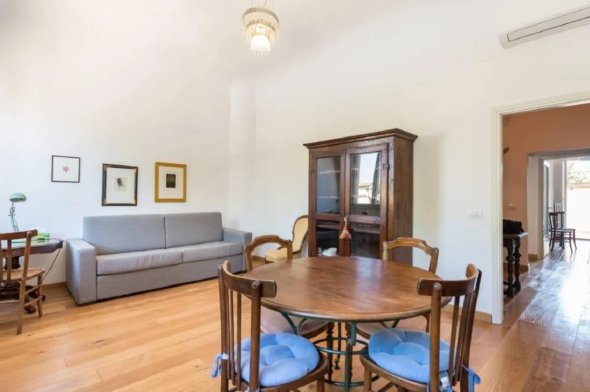 Apartment Airy One Bedroom With Terrace Near Palazzo Pitti Florence